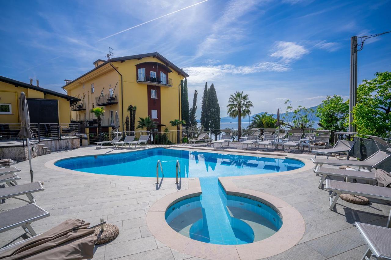 Hotel Galvani Torri Del Benaco Buitenkant foto